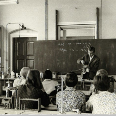 Scheikundeles Henk Nieboer